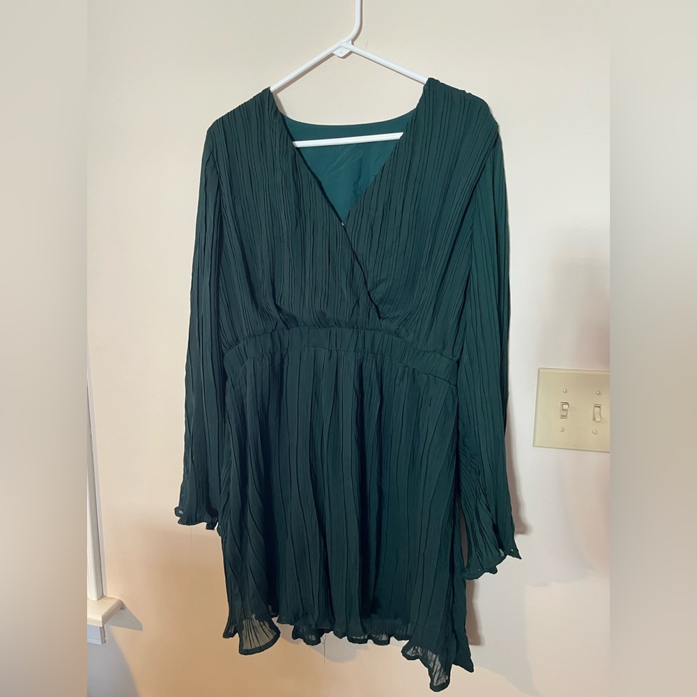 Cupshe long sleeve dress
Dark Green - Size Large